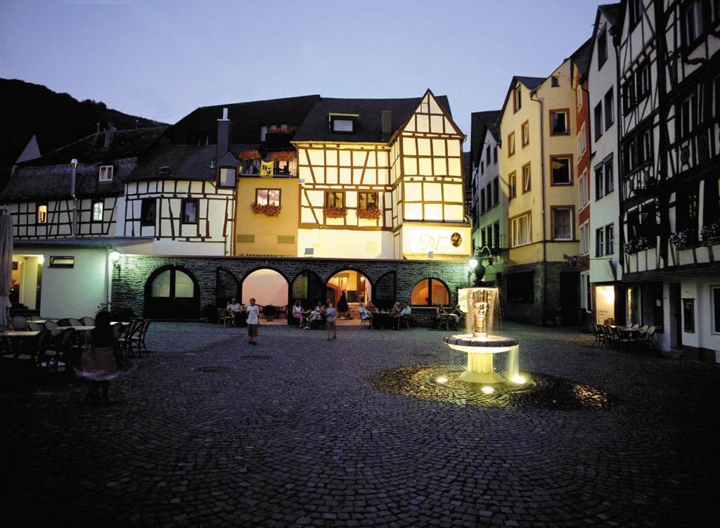 Hotel-Restaurant Moselbluemchen Bernkastel-Kues Exteriör bild
