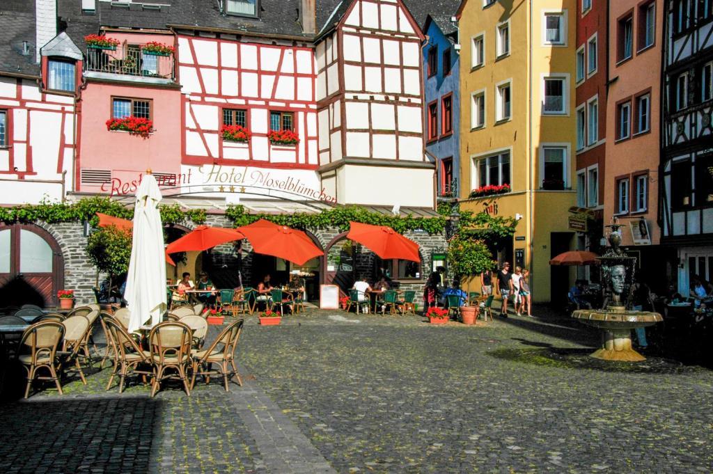 Hotel-Restaurant Moselbluemchen Bernkastel-Kues Exteriör bild